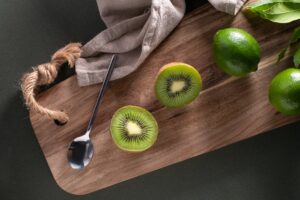 Can cats eat kiwi