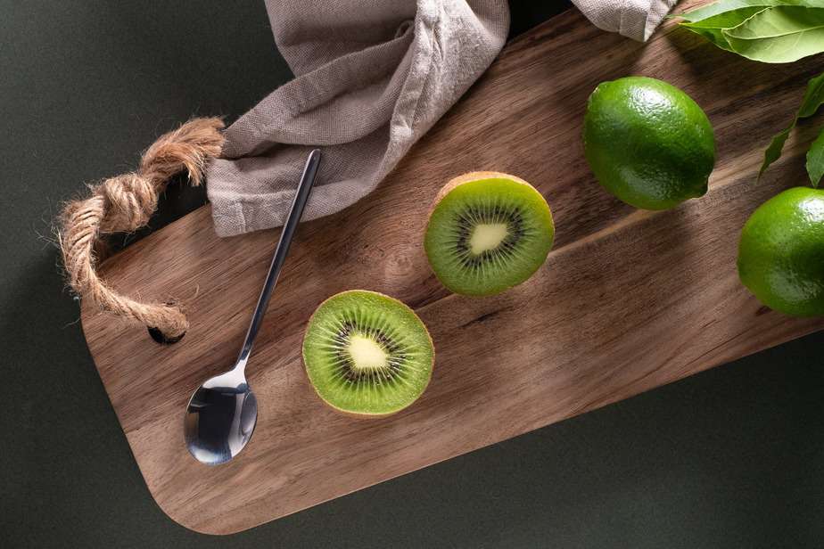 Can Cats Eat Kiwi? Is This Fruit Harmful To Cats?