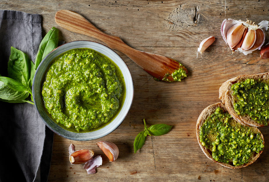 Kediler Pesto Yiyebilir mi? Bu Otlu Sos Kediler İçin Güvenli mi?