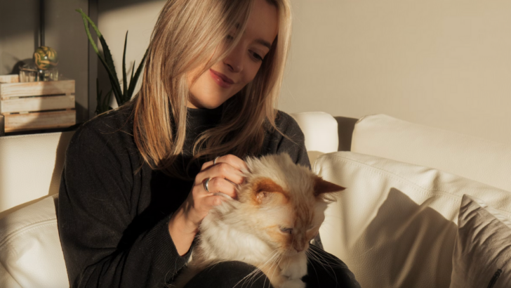 9 Surefire Ways to Know You’re Completely Cat-Obsessed