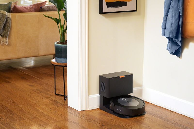 iRobot Roomba j7+