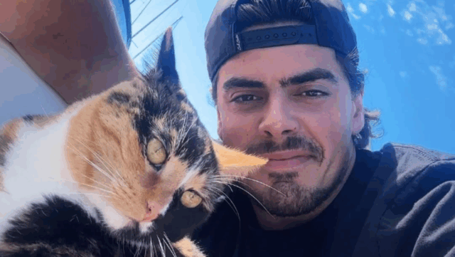 Oregon Man and His Cat Become Social Media Sensations for Their Voyage to Hawaii
